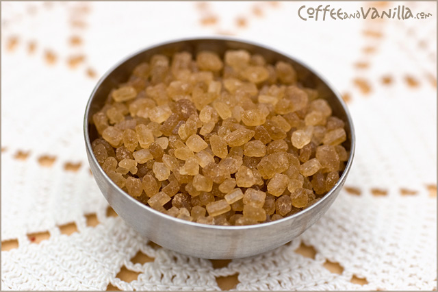 http://www.coffeeandvanilla.com/wordpress/wp-content/uploads/2008/11/brown-sugar-crystals.jpg