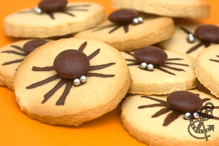 chocolate spider Halloween cookies