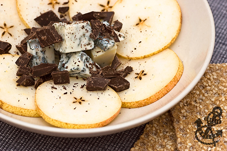 blue cheese dark chocolate and pears cheese and chocolate combo