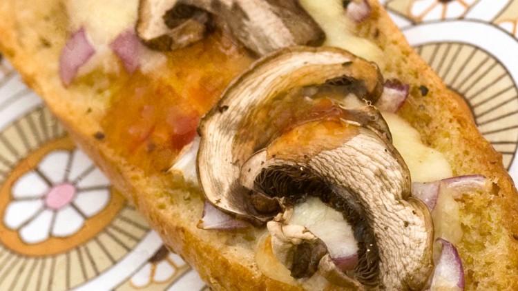 Zapiekanka – Polish Street Food – Grilled Sandwich with Cheese & Mushrooms