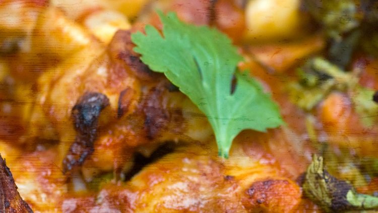 Baked Chicken Wings with Tomato Sauce, Chilli Flakes & Coriander
