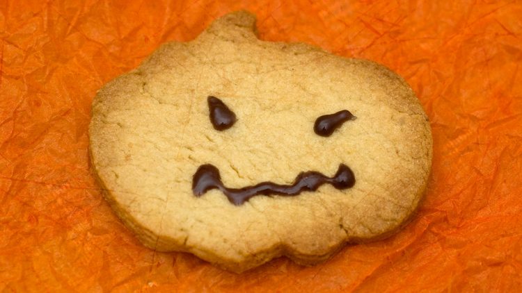 Creepy Halloween Vanilla Cookies