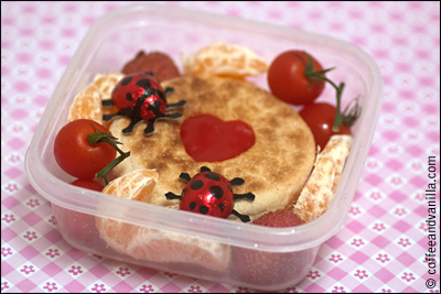 packed lunch with heart English muffin