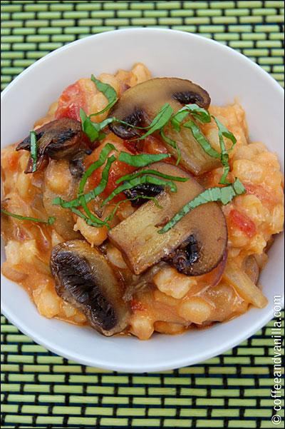 cleansing pearl barley cooked with tomatoes and mushrooms