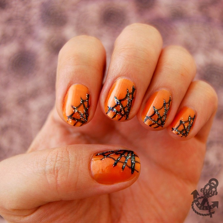 Halloween nails spider webs 