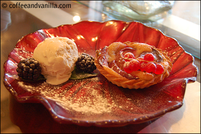 cinnamon ice cream and fig pastry