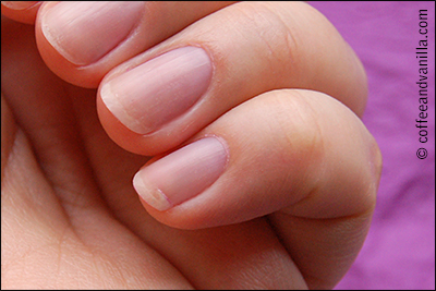 How to fix cracked nails