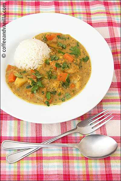 easy white fish fillets stew with curry powder and coconut milk