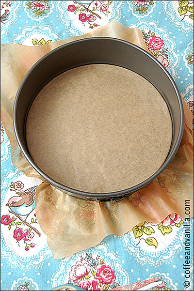 How To Line A Springform Pan With Baking Paper Tutorial - FAST