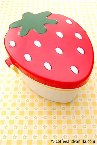 strawberry shaped bento box lunch box