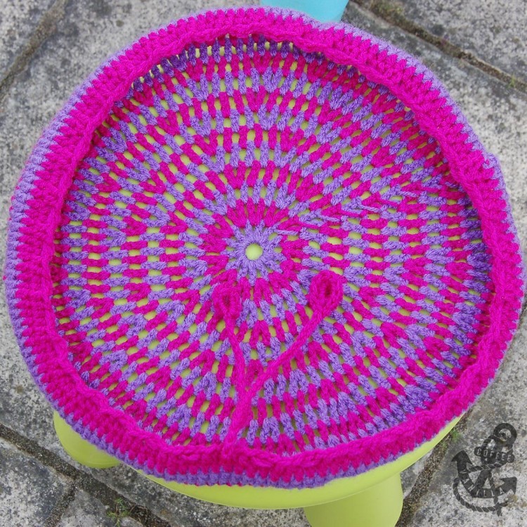 stripy crochet cover for Ikea Mammut stool - close up