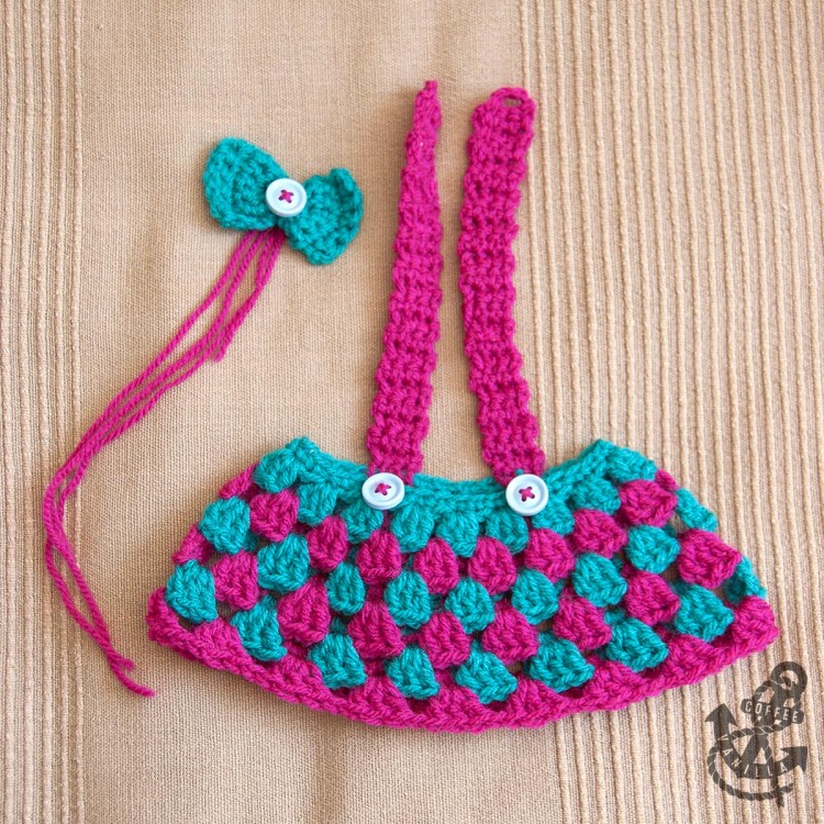 teddy bear outfit clothes dress hair bow free crochet pattern