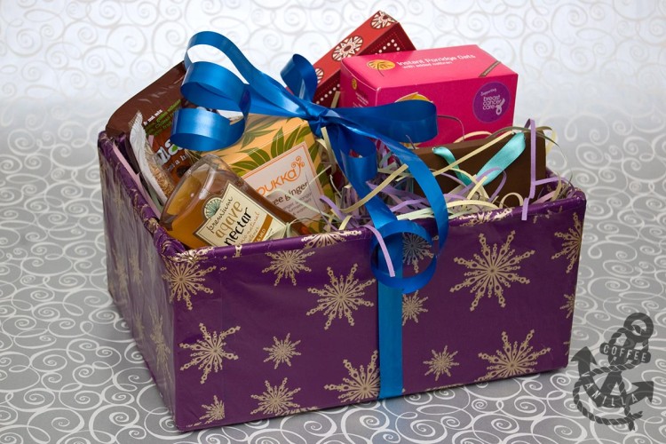 How To Make a Christmas Hamper 