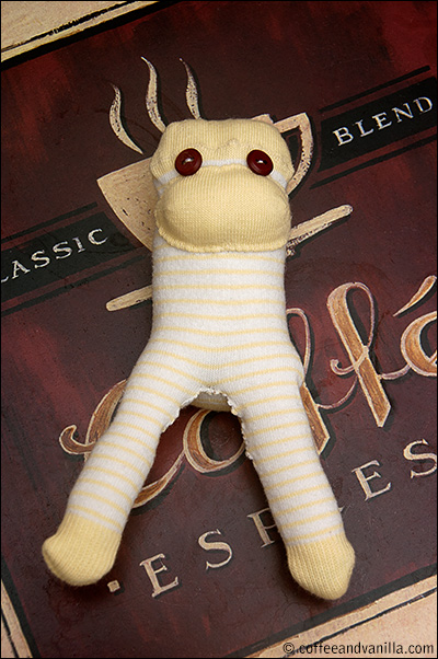 sock monkey tutorial DIY gift ideas crafts upcycling recycling