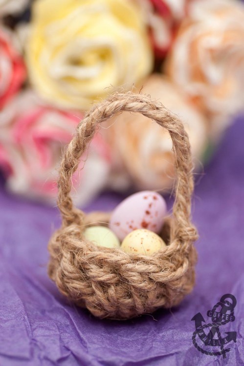 how to crochet Easter basket tutorial