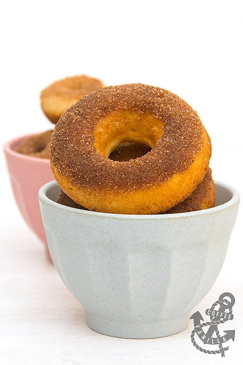 cinnamon donuts baked