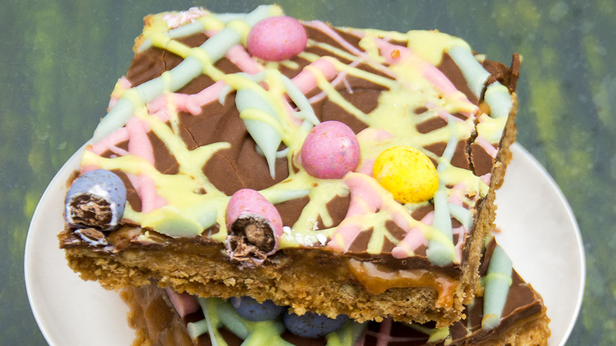 No-Bake Millionaireâ€™s Shortbread with Leftover Easter Eggs