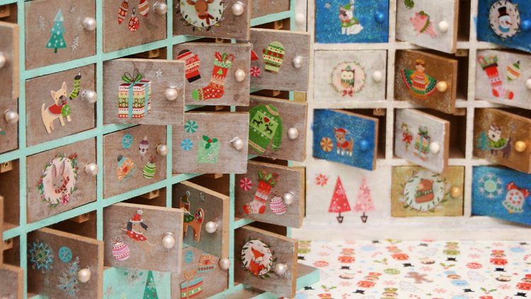 Decorating Wooden Christmas Countdown Calendars – Kids’ Crafts