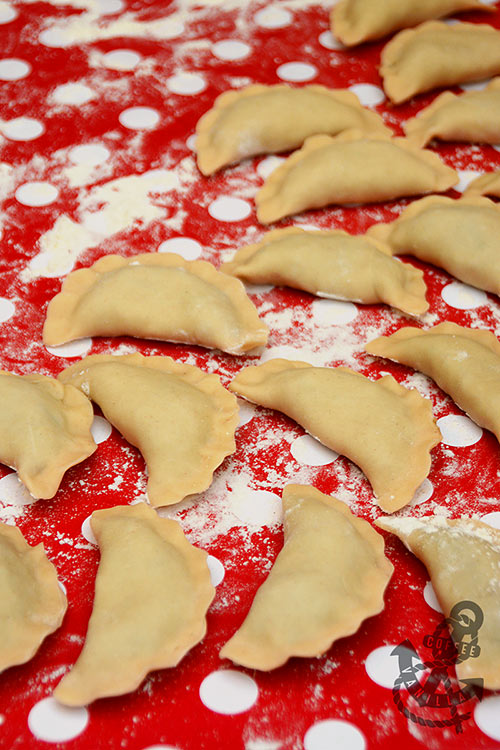 how to make cabbage and mushroom pierogi 